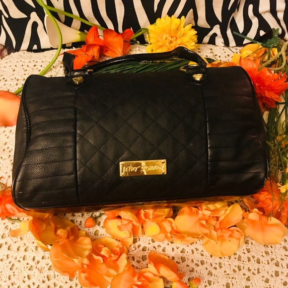 Betsy Johnson Black Lightly Quilted Bag - Picture 3 of 8